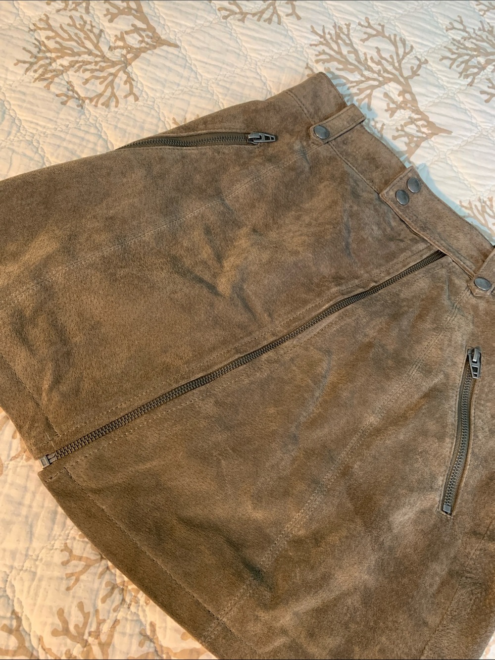Blanknyc Suede Mini Skirt. Back To School/College/Career Clothes Fall Outfits